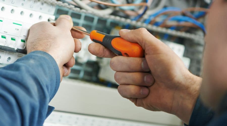 How Much Electrical Apprentices Make in 2023