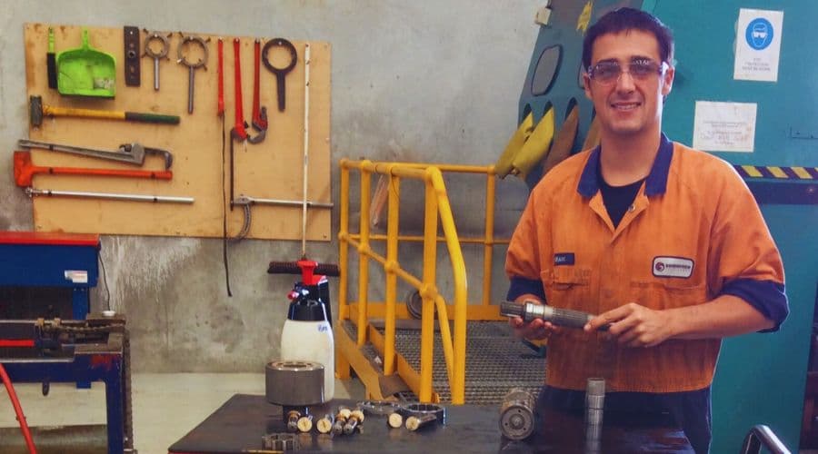 Hydraulic Technician Uncovers Fluid Career Path