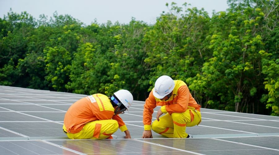 Why Renewable Energy Apprentices Can Get 10K