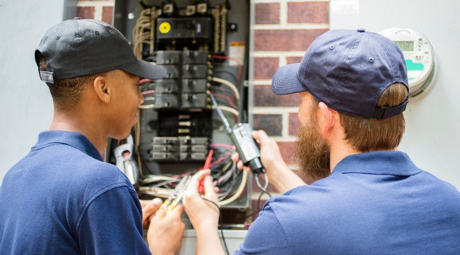 Can a Self Employed Electrician Hire an Apprentice in Australia